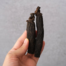 Load image into Gallery viewer, Korean Black Ginseng Root / 7ji 300g / Free Fast Express Shipping
